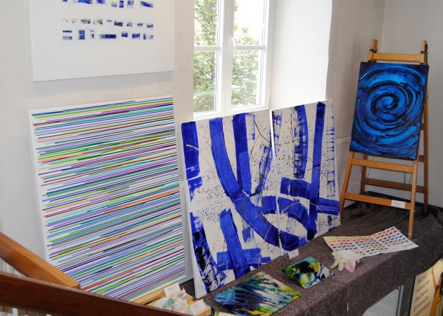 abstrakte Kunst Ausstellung, Kunst in blau, Acrylbilder in blau, Astrid Stöppel, Ausstellung, exhibition, Weilheim, astridstoeppel.com, modern art, contemporary art, acrylic, modern living, living in blue, blue art