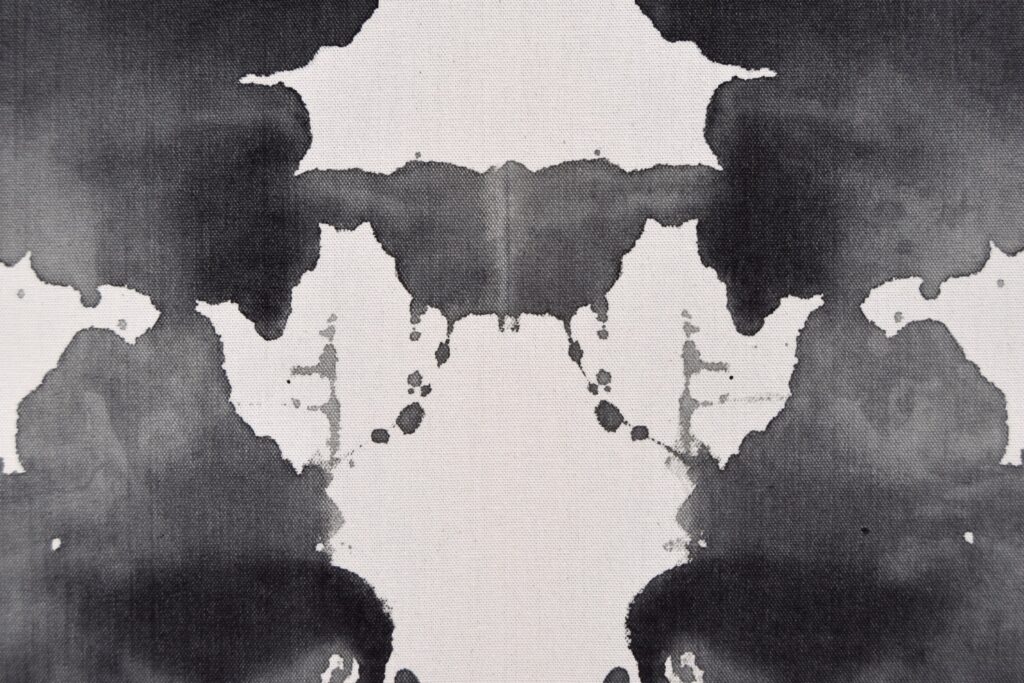 Abstract and contemporary art painting from Astrid Stoeppel. Astrid Stöppel is a professional german woman artist located near to Munich. Buy her artworks online at Saatchi Art or Singulart Shop. Purchase modern art to invest.